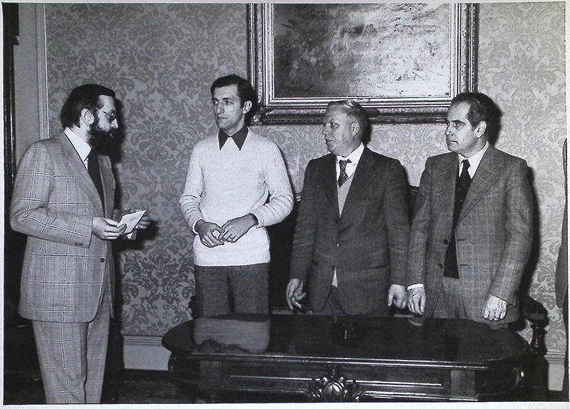 Cerimonia di consegna della lettera di donazione dell'opera